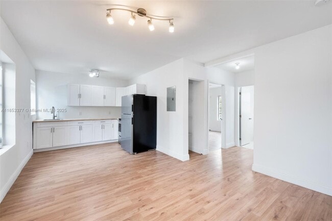 Building Photo - 410 76th St Unit 5 Rental