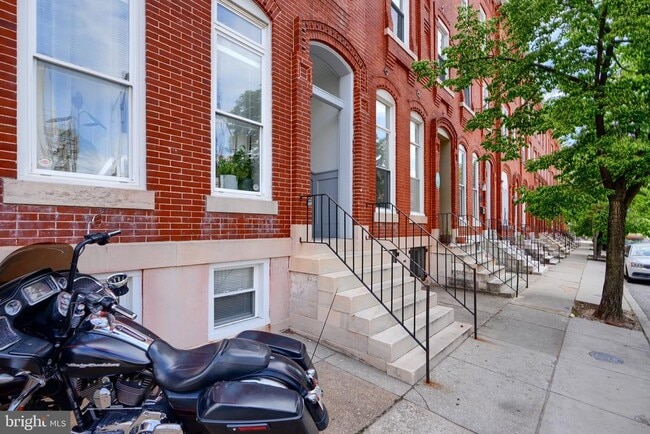 Building Photo - 1729 Guilford Ave Unit 2