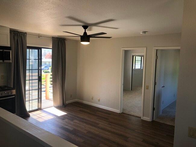 Building Photo - 4331 Princeton Way Unit B