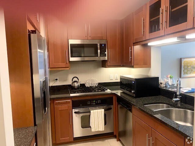 Building Photo - 1 Charles St S Unit 1607 Rental
