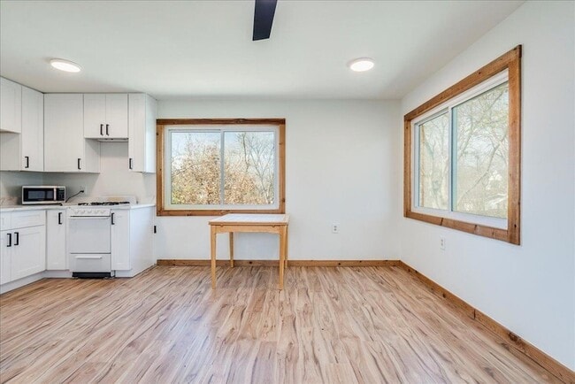 Building Photo - 512 E 49th St