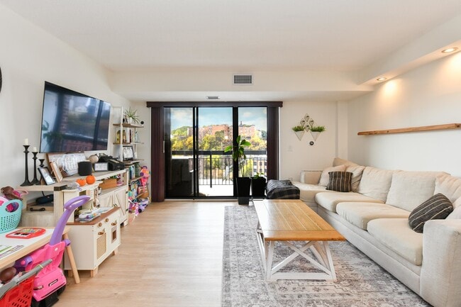 Photo - 700 1st St Unit 11R