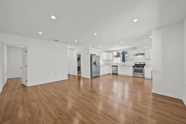Photo - 6712 Cedros Ave