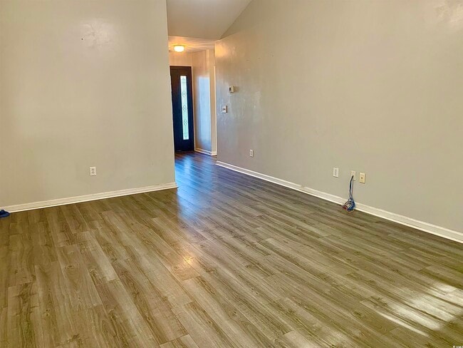 Photo - 4857 Southgate Pkwy