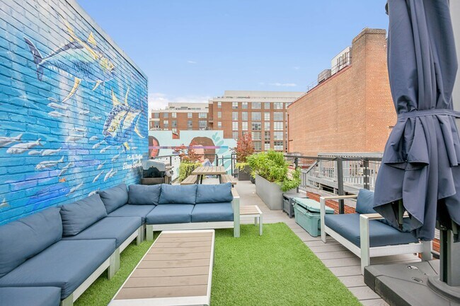 Fully furnished private rooftop with monument views!