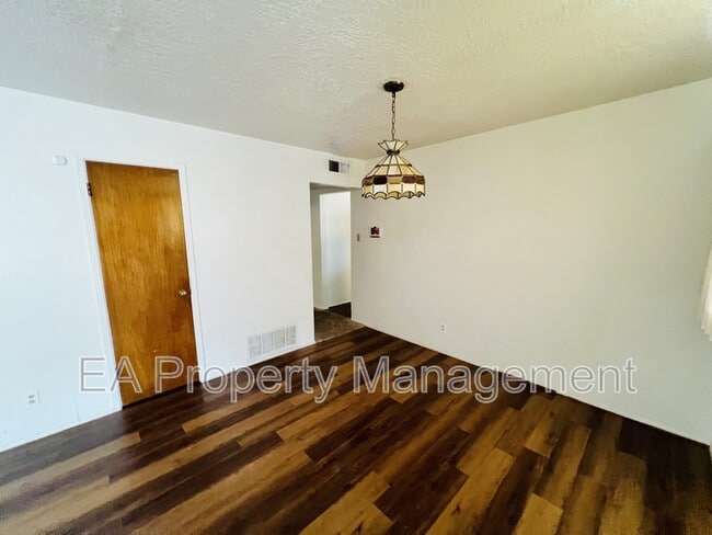 Photo - 716 Dallas St NE