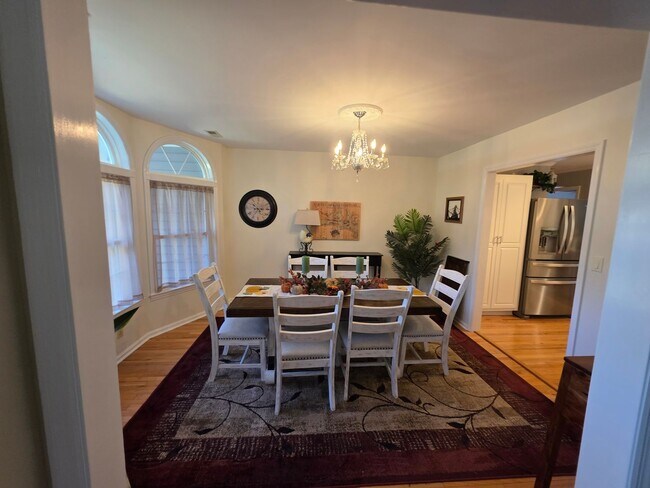 Photo - Beautiful 3 bedroom, 2 bath house with one...