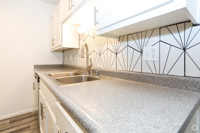 1BD, 1BA - 629SF