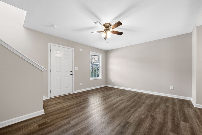 Photo - 428 Glenstone Springs Dr