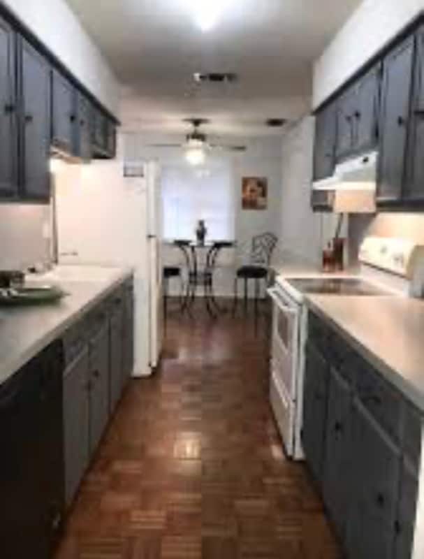 Photo - 7418 Meadow Cliff St