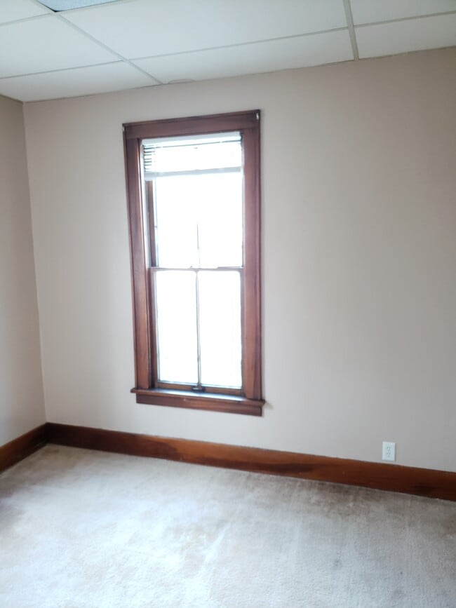 Photo - 558 Monroe St