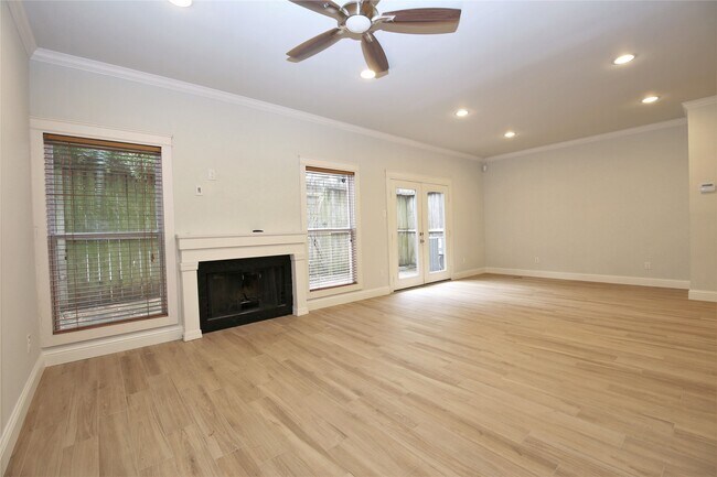 Photo - 2555 Bering Dr