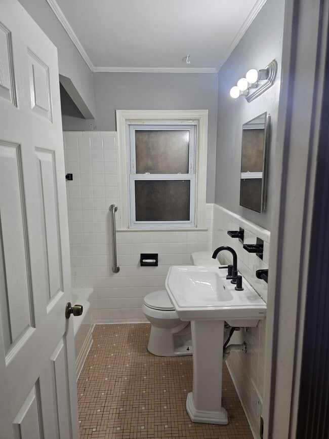 Photo - 11911 Lansdowne St