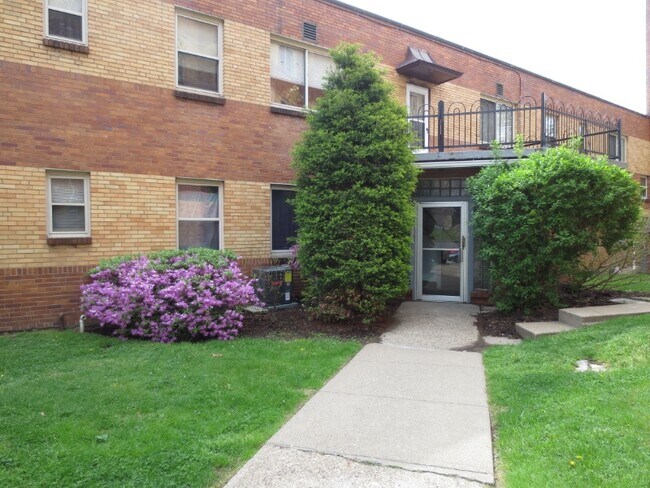 Photo - 5712 Phillips Ave Unit B8