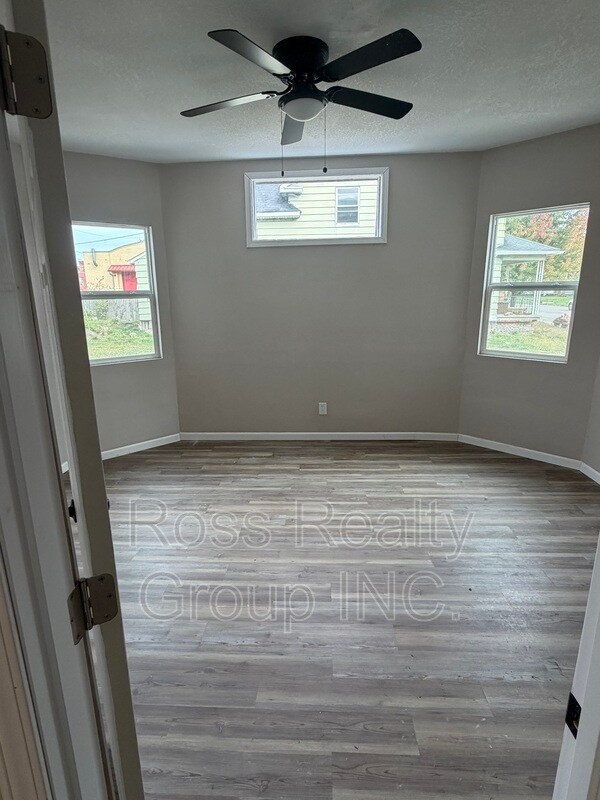 Photo - 1441 N Erie St