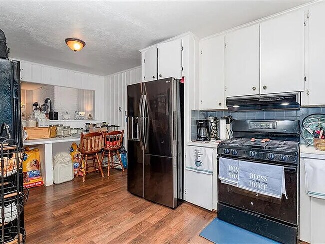 Photo - 2800 Loch Dr