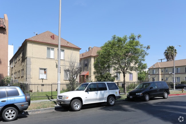 201-207 S Kenmore Ave
