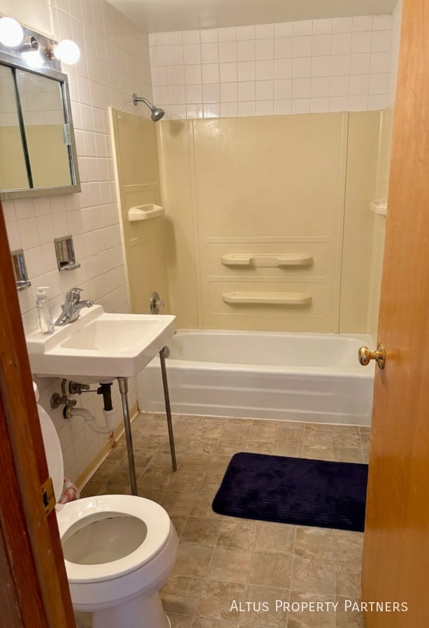 Photo - 17385 70th Ave Unit I - Classic