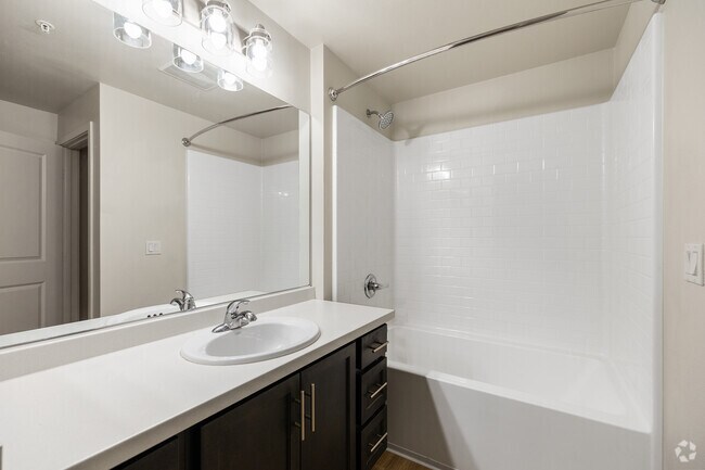3BR, 2BA - 1319 SF