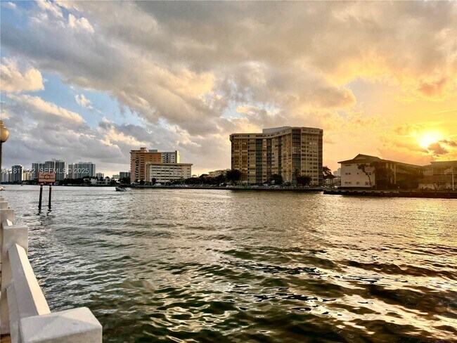 1825 S Ocean Dr