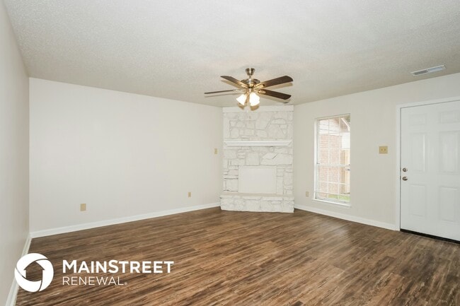 Photo - 5530 Oak Branch Cir N