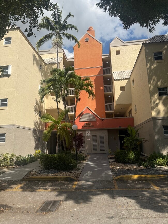 Photo - 8343 Lake Dr Unit 8343Lake Dr Doral FL33166