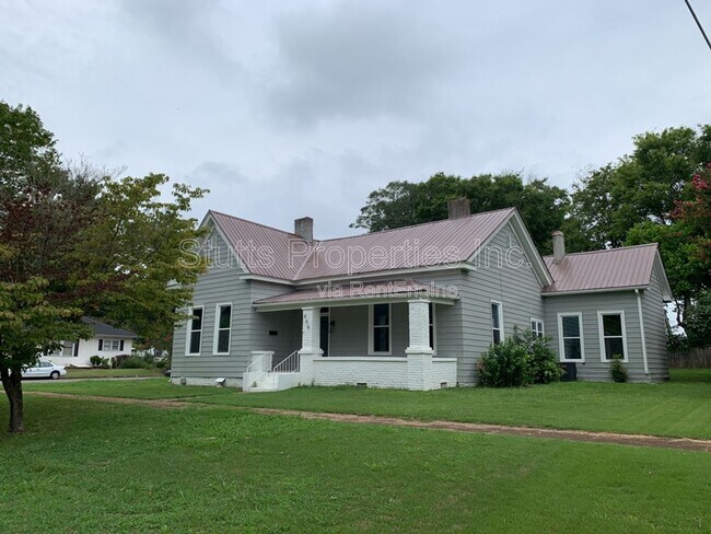 Photo - 406 W 6th St