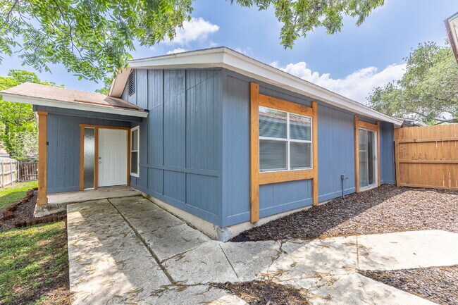 Photo - 1366 Bayou Dr