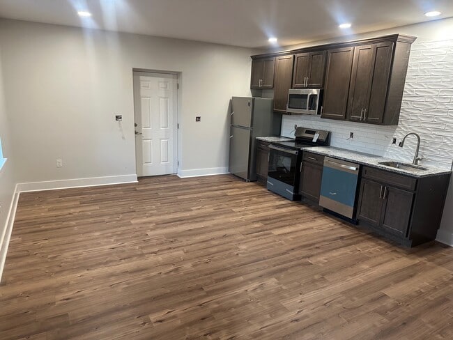 Photo - 8 Philadelphia Ave