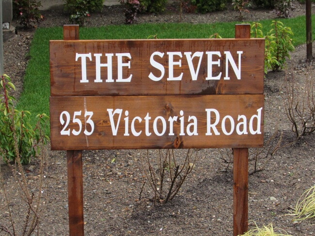 Photo - 253 Victoria Rd