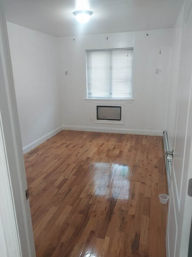 1046 Leland Ave Apartments For Rent in Bronx, NY