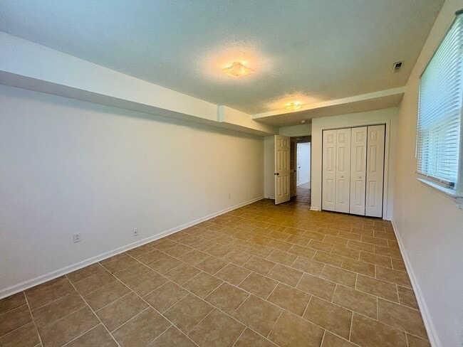 Photo - 306 Woodbine Dr