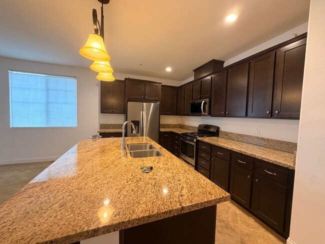 Photo - 2457 Parkland Way