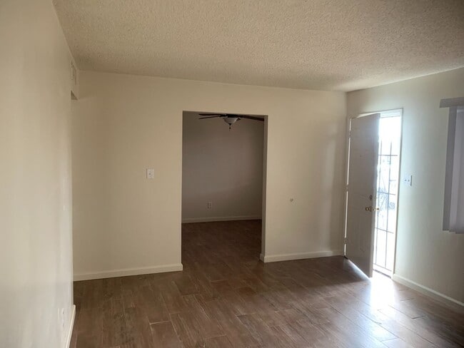 Photo - 220 Douglas St Unidad B