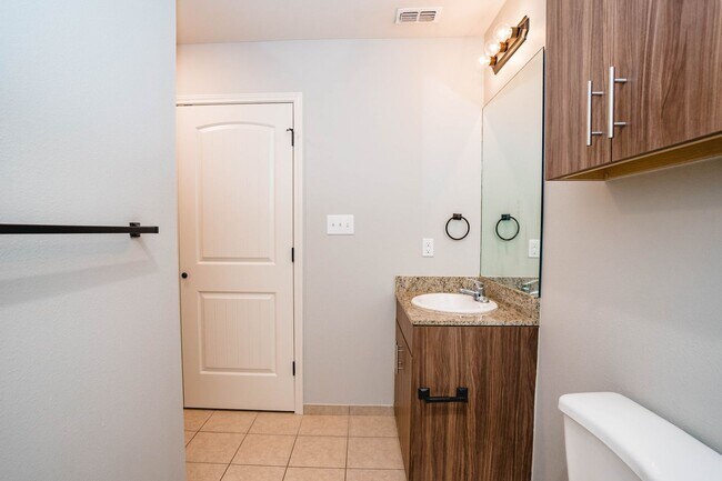 Photo - 401 E 2nd St Unit L-2