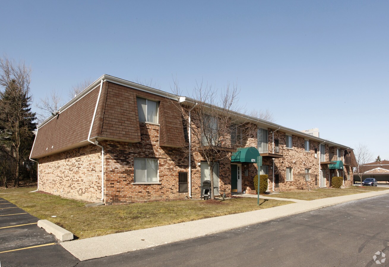 Churchill Square Apartments - Churchill Square Apartments
