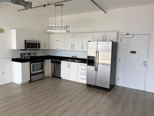 Photo - 444 NE 30th St Unidad 906