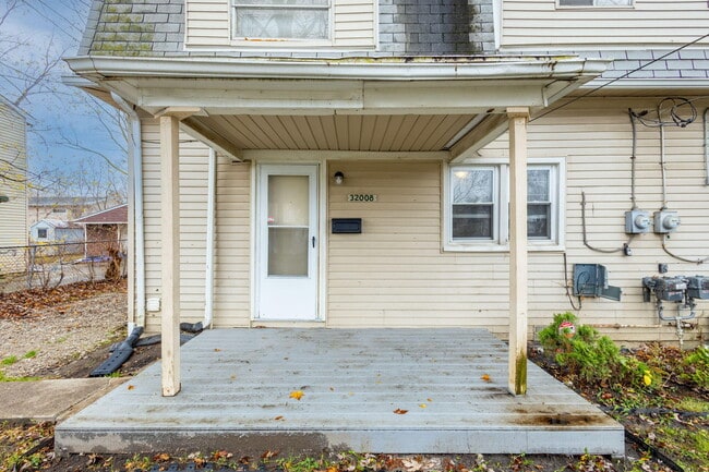 Photo - 32008 Cheboygan Ct