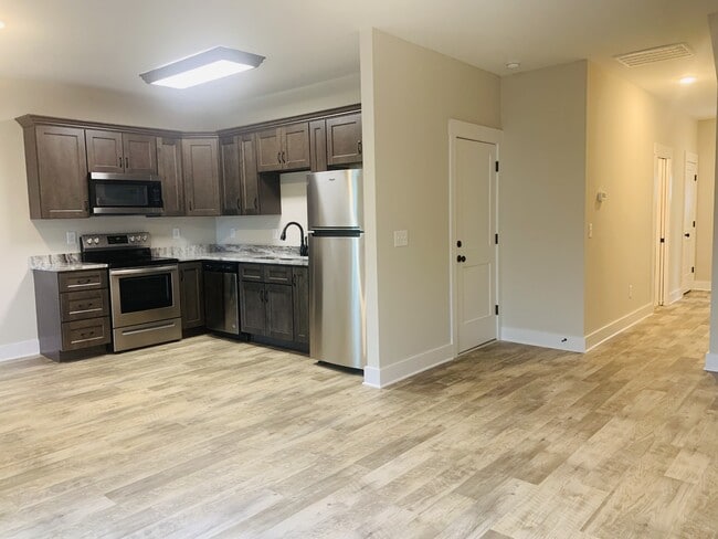 Photo - 807 Coles Ferry Pike