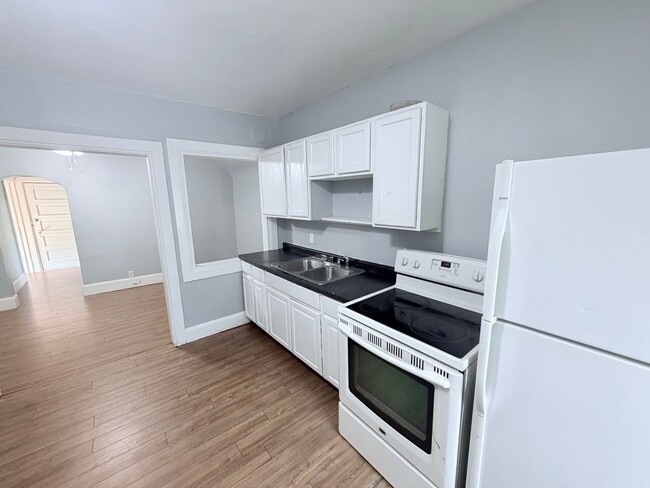Photo - 1056 3rd St E Unit 1