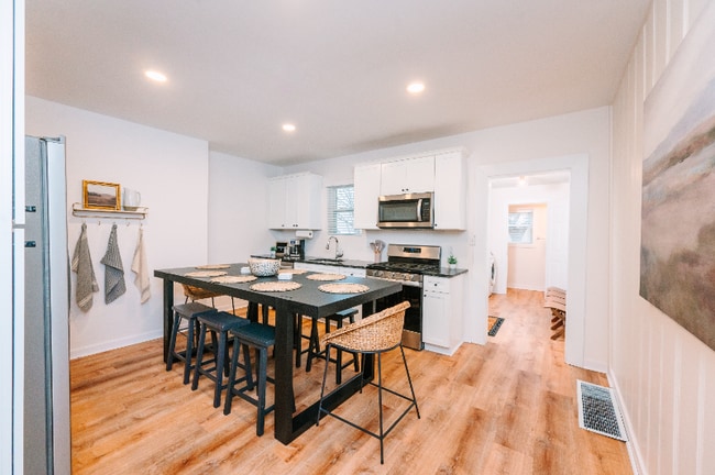 Photo - 5 Cemetery St