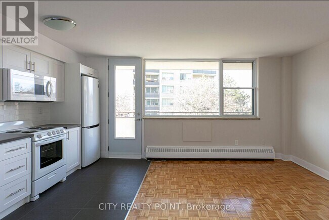 Photo - 276 St George St Unit 903
