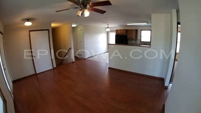 Photo - 435 68th Ave SW