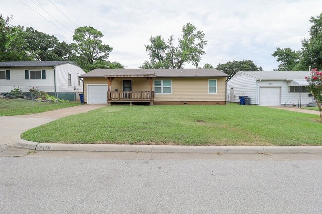 Building Photo - Charming 2 Bed, 1 Bath Home!