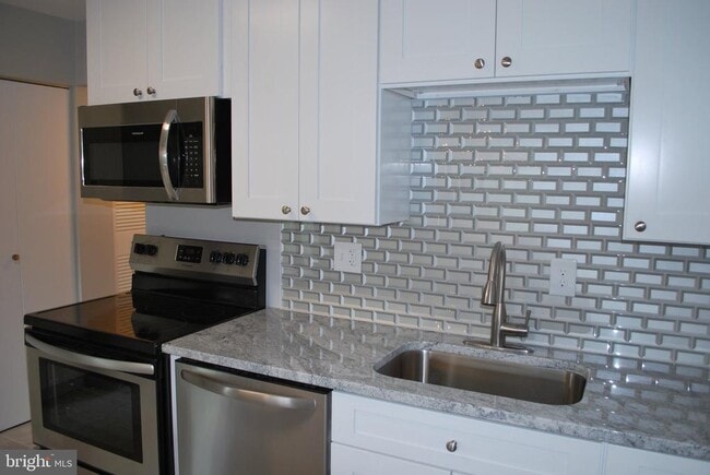 Photo - 9707 Kings Crown Ct Unit 201