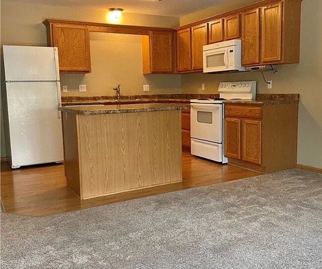 Photo - 3005 SW Sharmin Ln