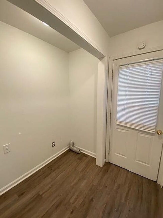 Photo - 663 Shropshire Ave