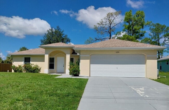 Photo - 1695 Gauguin Rd