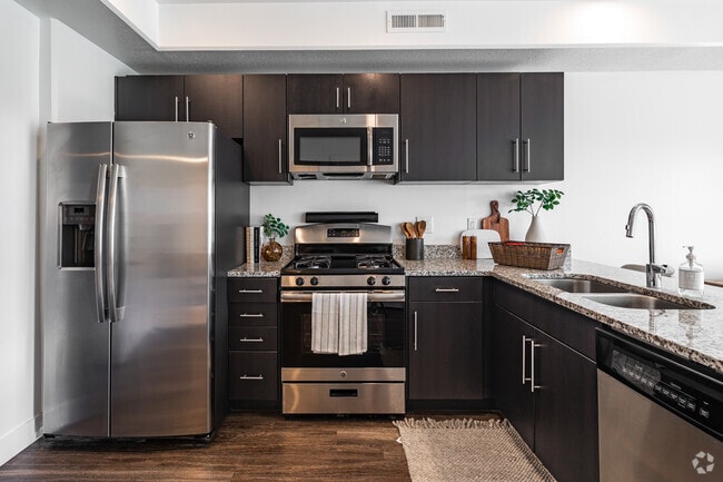1BR, 1BA - 562SF - Kitchen