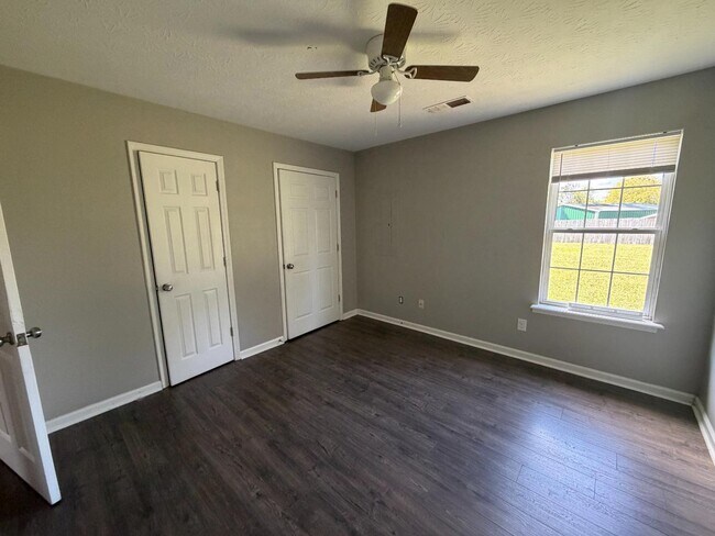 Photo - 416 Poplar St